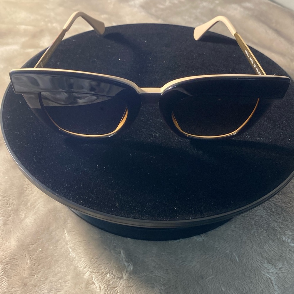 NWOT Face A Face Sunglasses Dolce 2